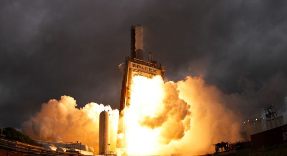 SpaceX launched 22 units of the latest V2 mini satellites into orbit