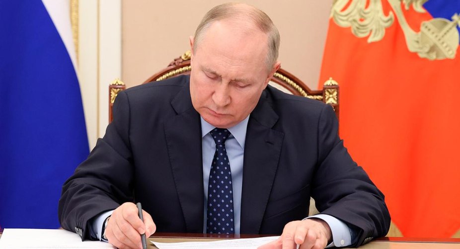 Putin approved Russia's withdrawal from the European Arms Reduction Treaty