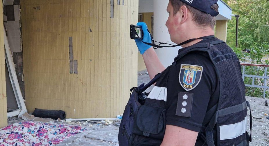 Нічна ракетна атака росії на Київ: 12 поранених, троє загиблих, серед них - дитина
