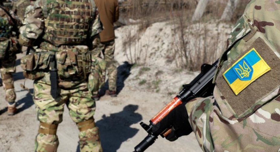 На Донбасі через обстріл бойовиків загинув український військовий, ще один - у тяжкому стані