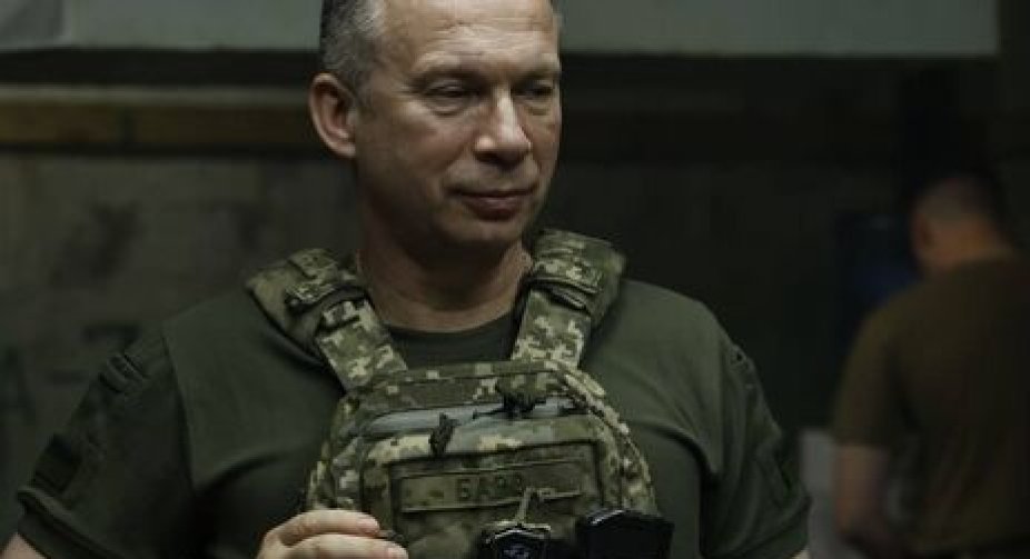 Сирський провів нараду під Бахмутом та нагородив бійців