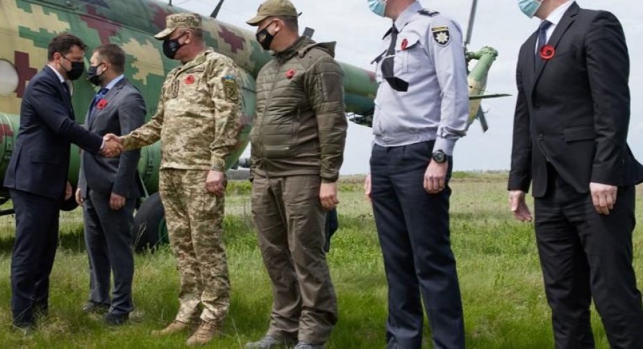 Зеленський разом з послами ЄС та G7 прибув на Луганщину