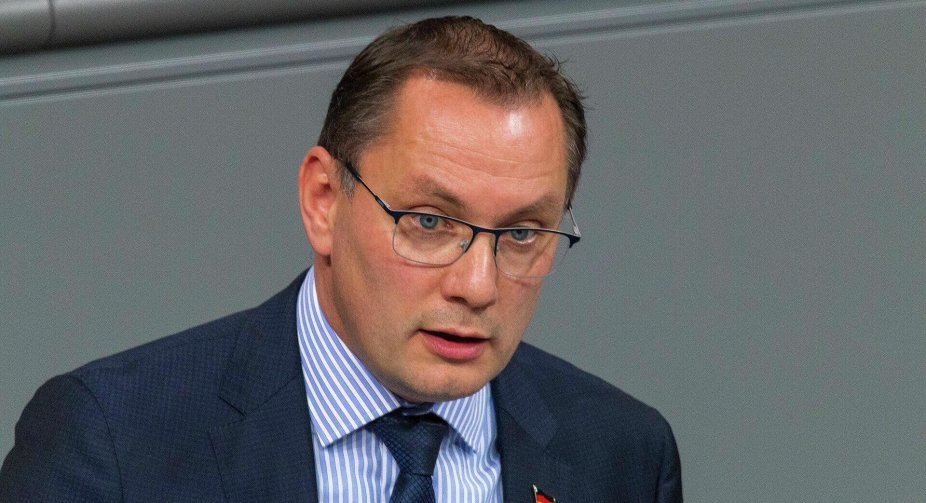 Speaking about the end of the war, the AfD leader compared Ukraine to Nazi Germany