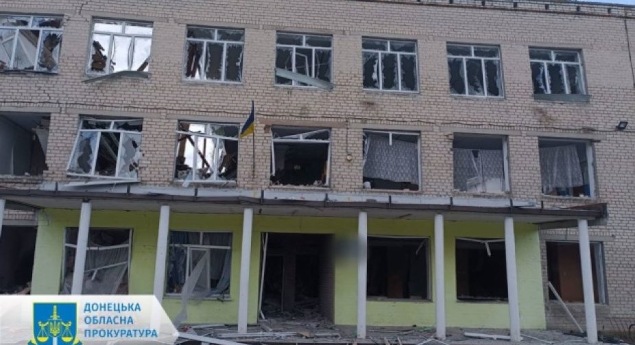 Russians shelled a school in Donetsk region - two dead, six injured