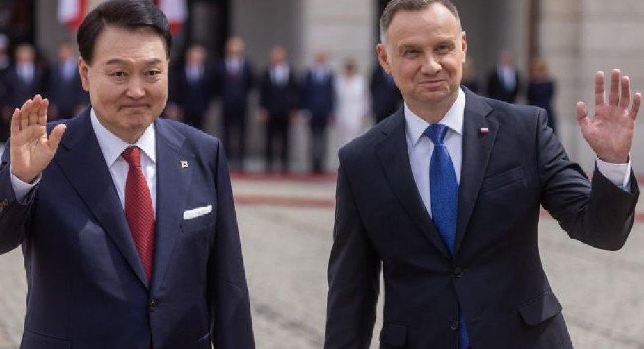Польща і Південна Корея підписали меморандум щодо відновлення України   