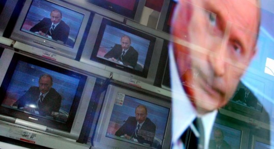 Російські телеканали проігнорували атаку на Москву. Показували парад з Путіним   