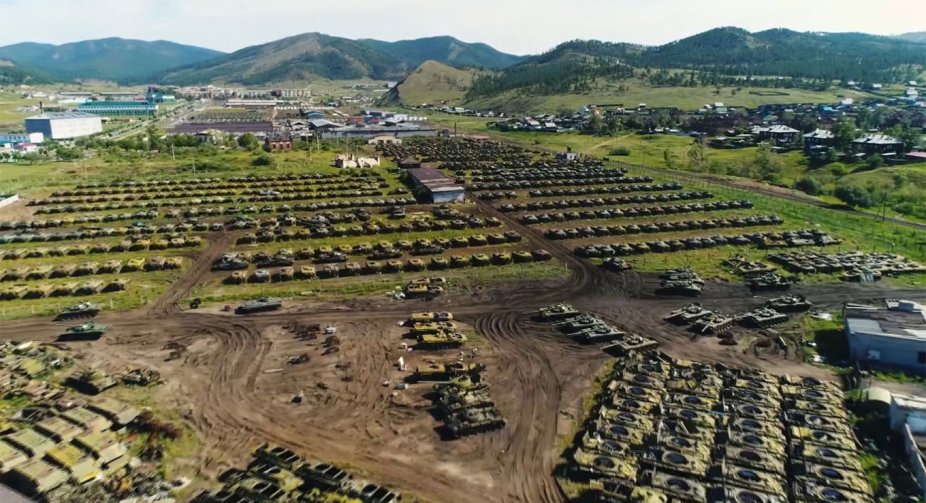 Росія наполовину спустошила  одне з найбільших сховищ з законсервованою технікою