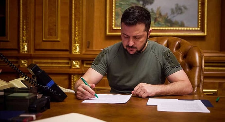 Zelensky signs decree to dismiss regional military commissariats