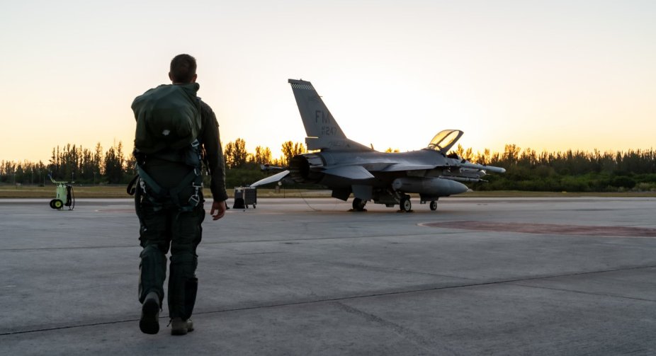 Міністр оборони Нідерландів: Навчання на F-16 для може тривати 6 - 8 місяців