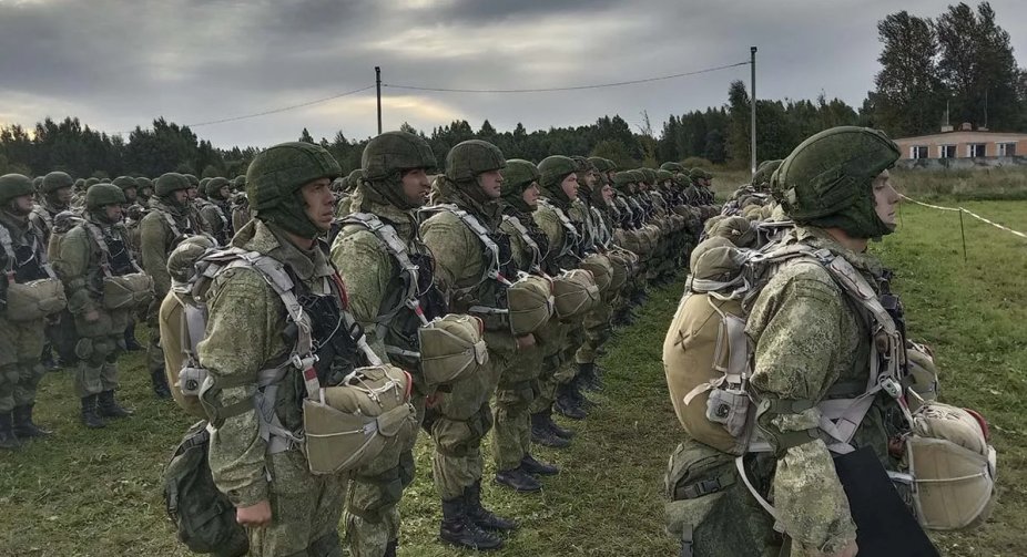 Росія скасує навчання "Захід 2023" через нестачу людей та техніки, - британська розвідка