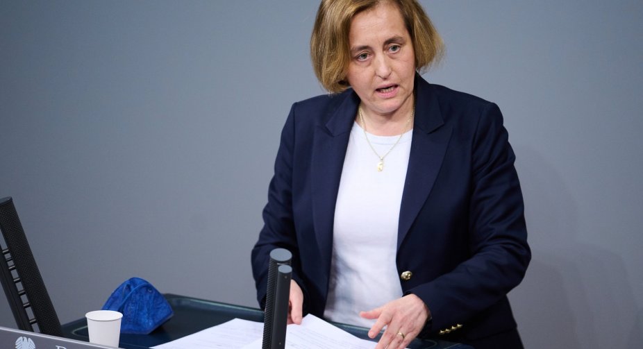 German oppositionist was smeared with feces during a speech
