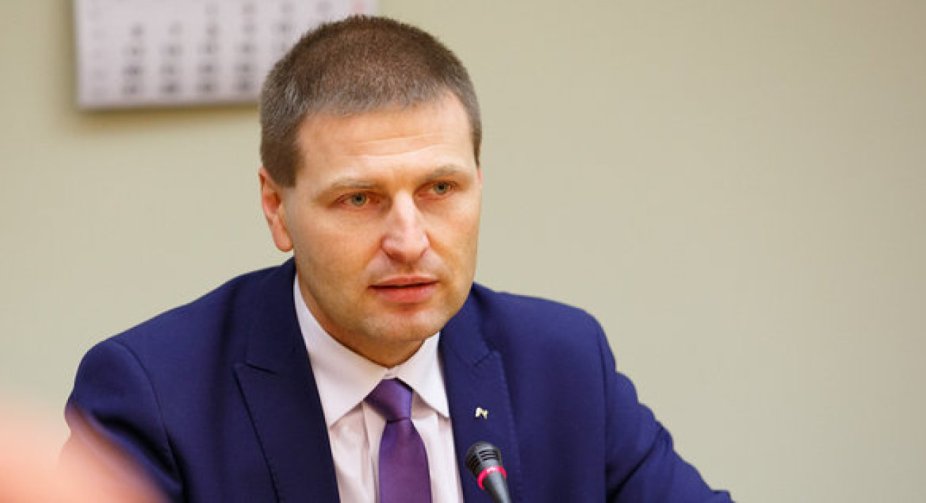 Міністр оборони Естонії: снаряди Україні надаються повільно