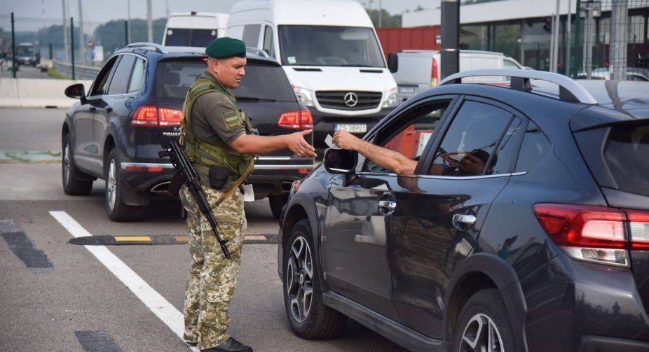 Польща почала екстрадицію українців, причетних до нелегальної міграції в Європу