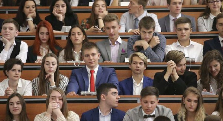 Студенти в Україні  можуть отримати пропозицію безкоштовного навчання в обмін на добровільну службу
