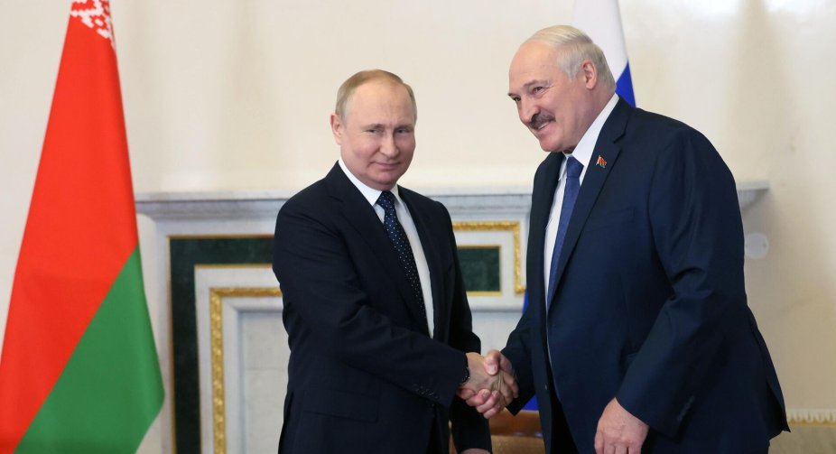 Лукашенко прямує до Росії для зустрічі з Путіним