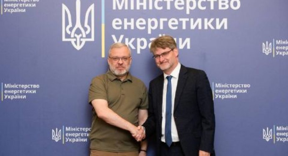 Франція надала 31 вантаж з енергетичною допомогою для України