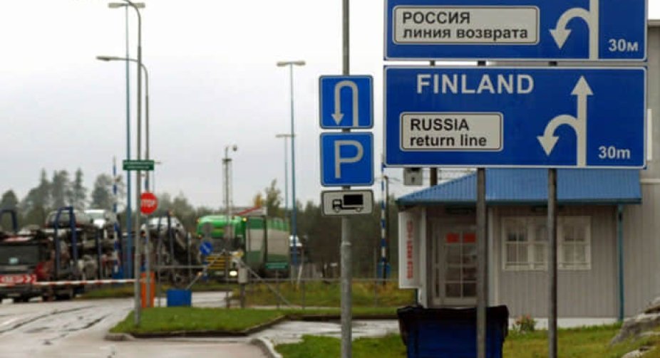 Фінляндія не пропустила десятки автомобілів із Росії