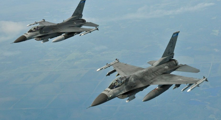 Перші F-16 прибудуть до України не раніше наступної весни, -  міністр оборони США 