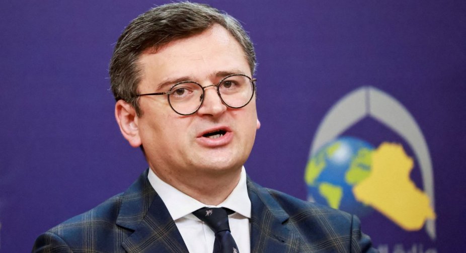 Кулеба висловив надію на дезінфекцію рук Орбана після рукостискання з Путіним