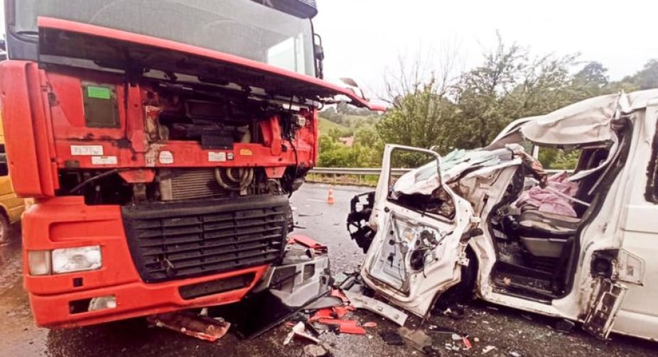 Road accident in Prykarpattia: seven people injured, most of them children