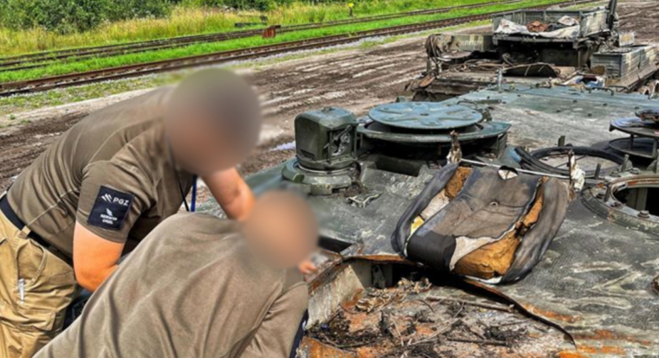 Polish specialists repair equipment of the Ukrainian Armed Forces near the front line 