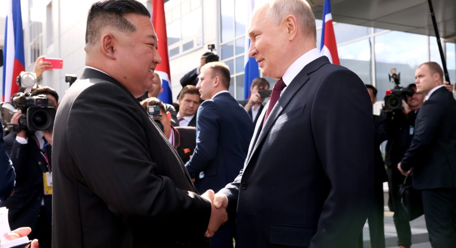 КНДР скорочує посольства для продажу зброї Росії, - Bloomberg