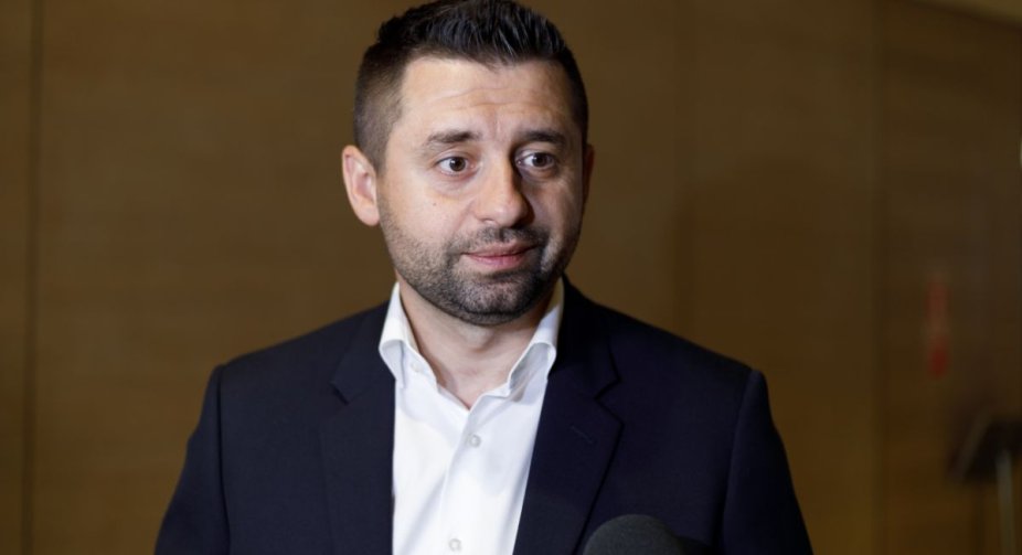 Рішення про продовження мобілізації та воєнного стану в Україні пройшло перший етап у Раді