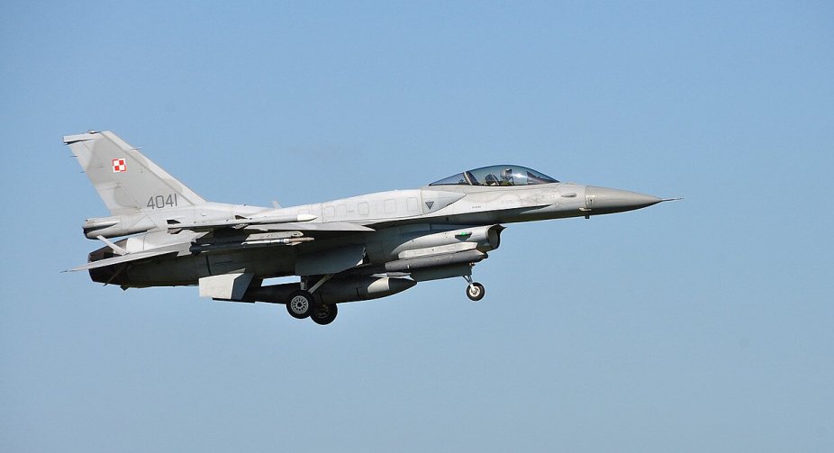 Українські пілоти розпочали тренування на F-16 у повітрі, - Ігнат