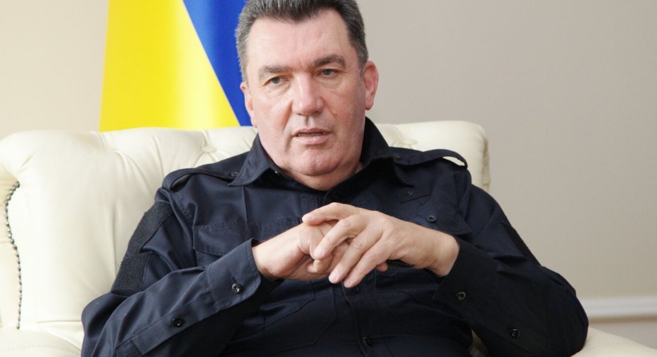 Данилов: Україна не планує повного переходу економіки на військові рейки