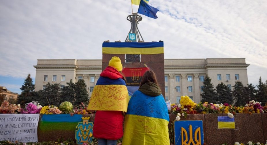 Зеленський вітає із річницею визволення Херсона: Росія не залишиться "назавжди"