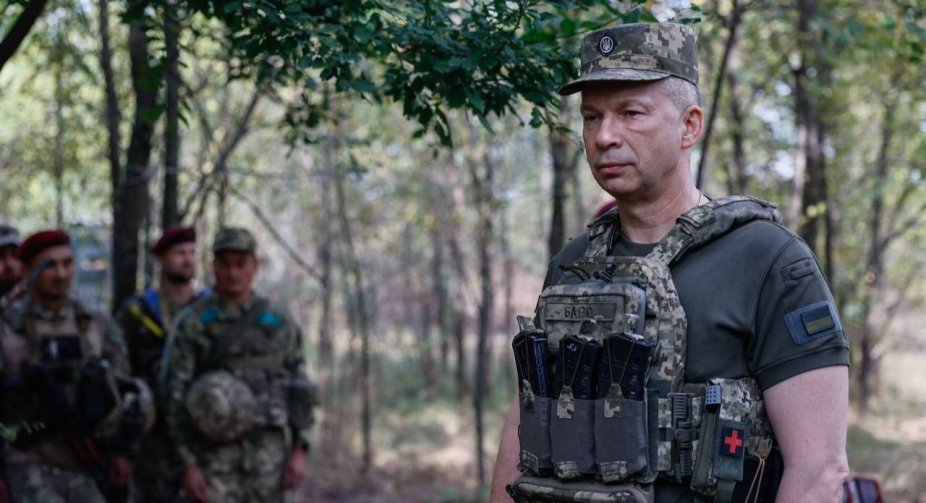 Російська армія розширює свої наступальні операції на кількох східних фронтах, - Сирський