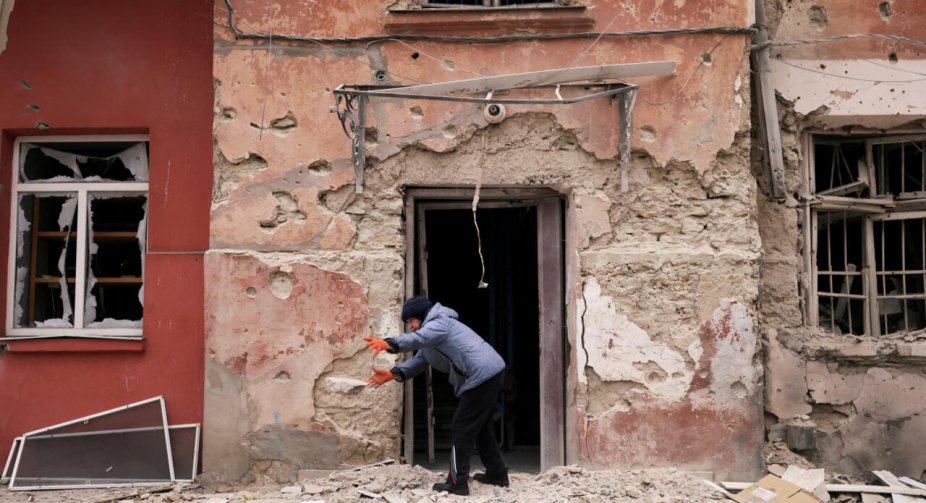 Російські війська обстріляли підприємство в селищі під Херсоном: є поранений (ОНОВЛЕНО)