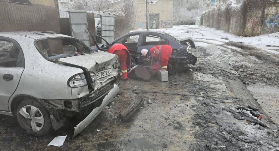Ворог обстріляв автостоянку в Херсоні: два водії загинули