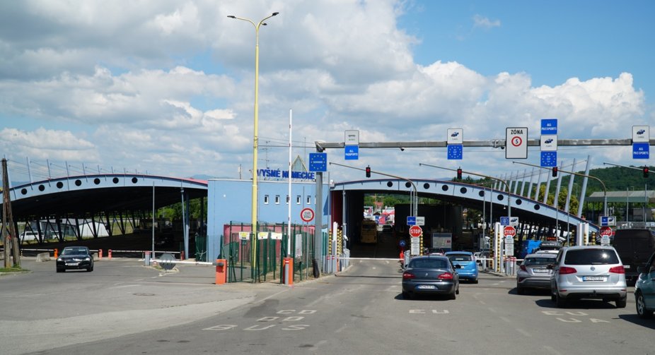 The Vysne Nemecke checkpoint is open: Slovak carriers have lifted the blockade