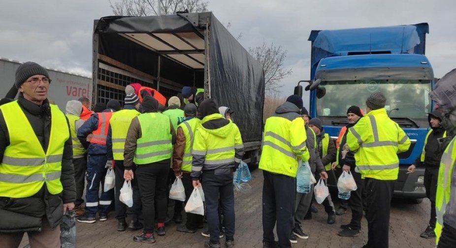  Затори на Шегині: Понад тисячу вантажівок застрягли через страйк польських перевізників