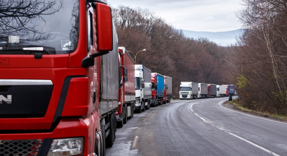 Slovak carriers threaten to block the border with Ukraine from December 1 