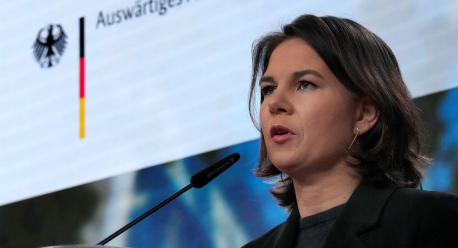 German Foreign Minister called for a "winter shield" over Ukraine