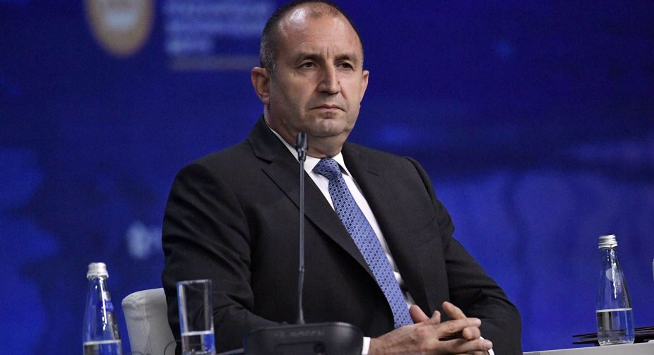Президент Болгарії наклав вето на поставку 100 БТРів в Україну