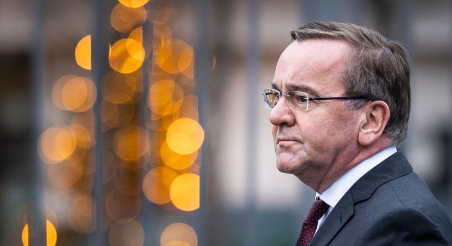 German Defense Minister says the country will supply Ukraine with almost 200,000 ammunition