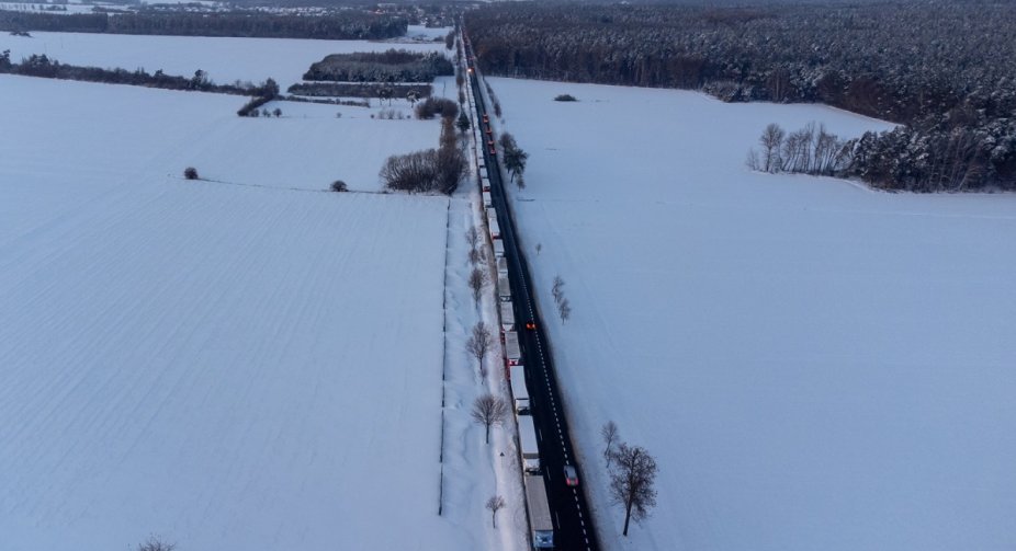 Польська блокада заважає постачанню військових вантажів на передову, - The New York Times