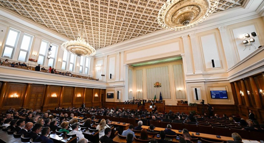 Болгарський парламент подолав президентське вето та схвалив постачання бронетранспортерів в Україну