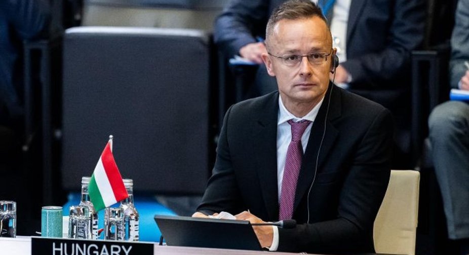 Сійярто розказав свою версію зустрічі з Кулебою, висловлює невдоволення діями Єврокомісії