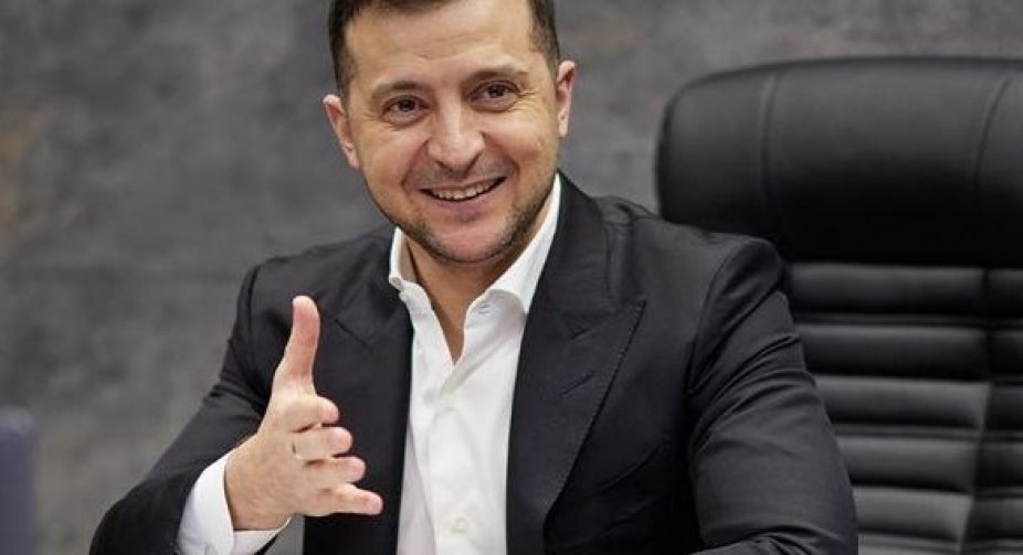 Зеленський доручив призупинити авіасполучення з Білоруссю
