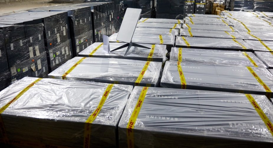 Poland transfers another 5000 Starlink terminals to Ukraine to ensure communication in frontline regions