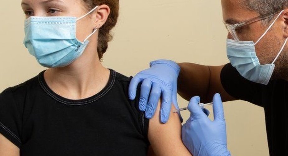 Moderna vaccine 'highly effective' in teens