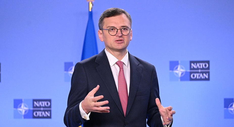  Кулеба до союзників: Україна не просить вас воювати, але має потребу в своєчасній допомозі