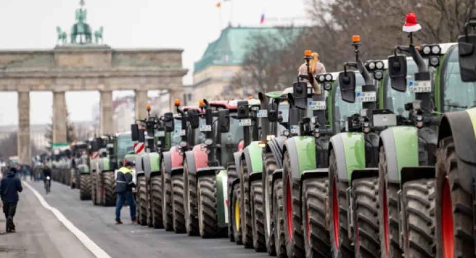 Колона фермерів прибула до Берліна для протесту проти скорочення субсидій