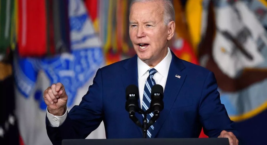 Biden urges Congress to approve more than $60 billion in aid to Ukraine after reaching a deal on government funding