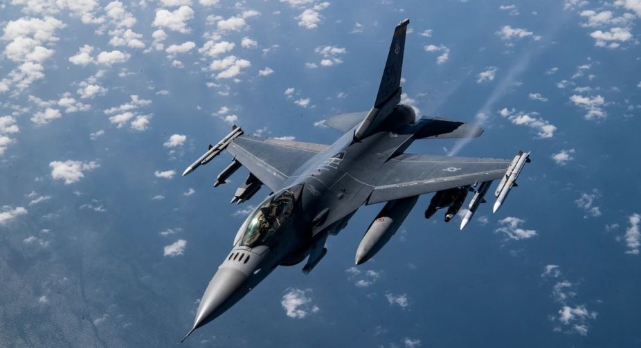 Україна готує аеродроми для прийому винищувачів F-16: Льотчики та інженери залучені до навчань