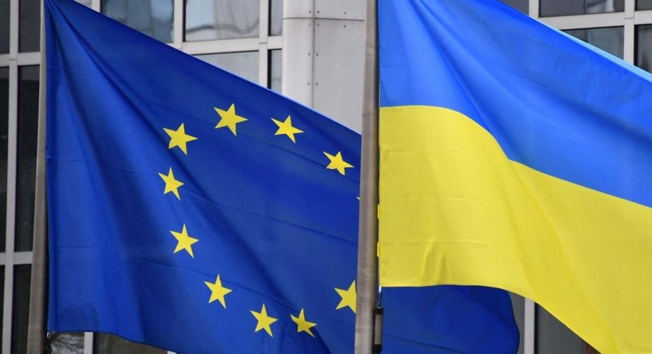 Єврокомісія планує оцінити прогрес України у євроінтеграційних реформах наприкінці лютого